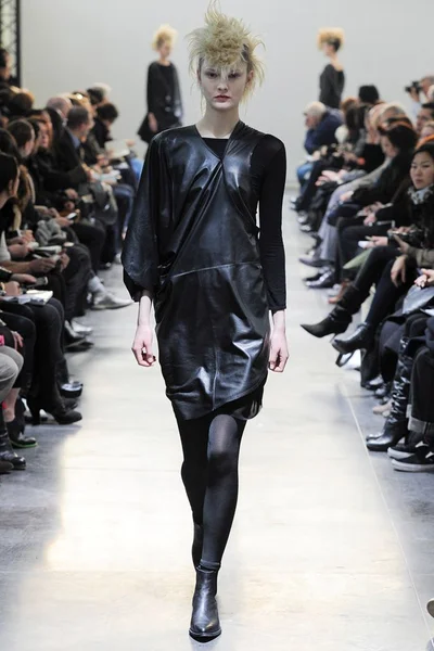 Look 25